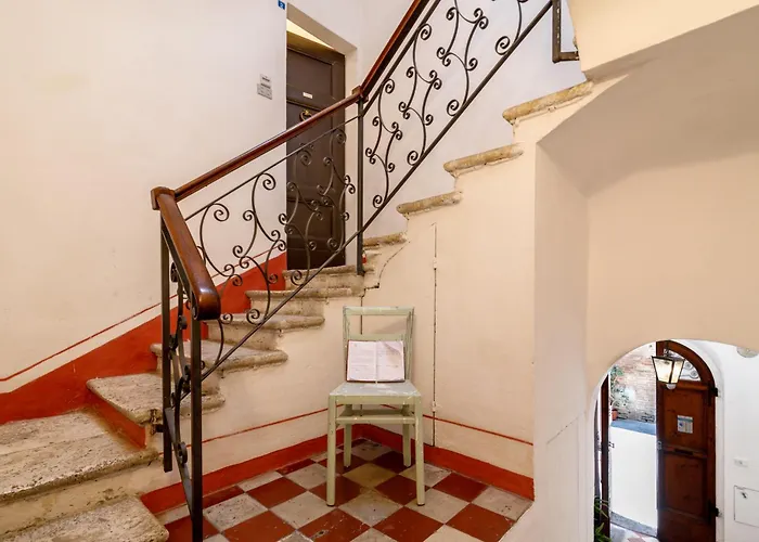 Guesthost - Charme In The Historic Centre Of Daire Siena