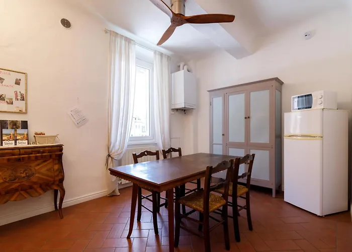 Daire Guesthost - Charme In The Historic Centre Of *
