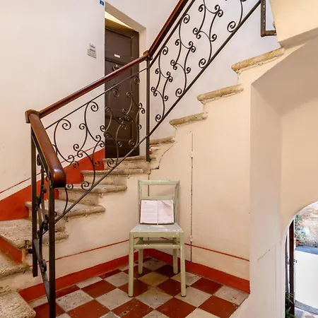 Charme Centro Storico Apartment Siena