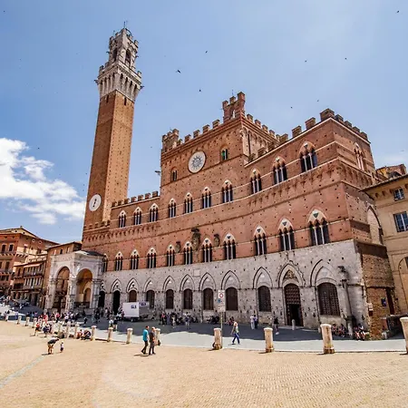 Charme Centro Storico * Siena